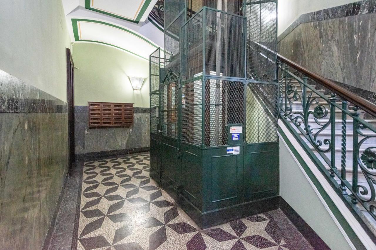 Stylish Apartment In The Heart Of Torino Екстериор снимка